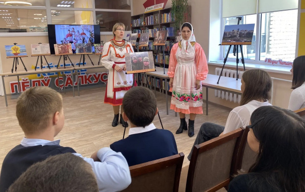Передвижная фотовыставка «Семейные корни: чувашское наследие в дополненной реальности».