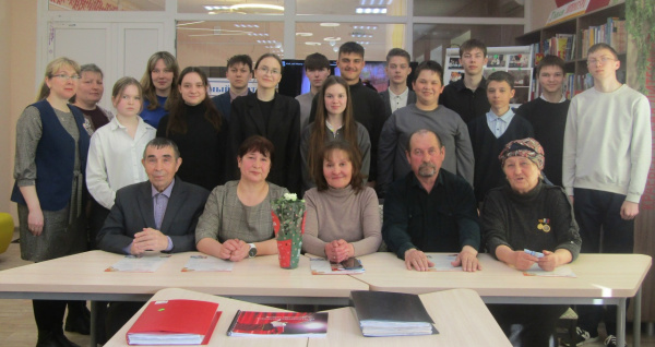 Арт-встреча «Прикоснись сердцем к театру».