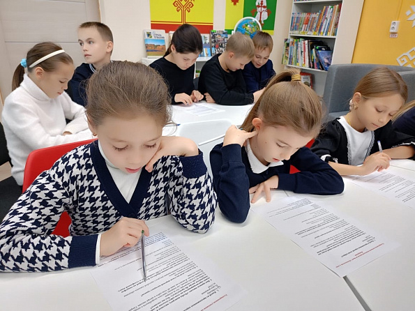 Информационный час «Путешествие в мир интернета»