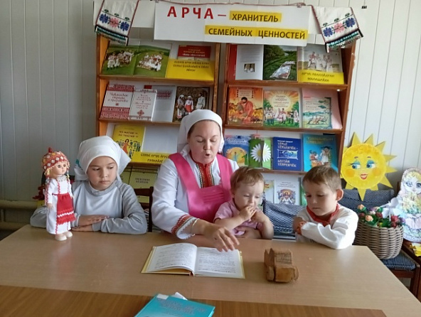 День чтения бабушкиных сказок «Асанне юмахӗсем»