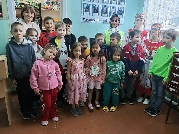 Познавательный час "Люби и знай Чувашский край"